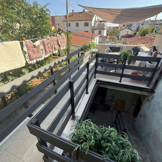 Kaštanjer: Prostran obiteljski stan, okolica centra, 63m2 + velika terasa 25m2