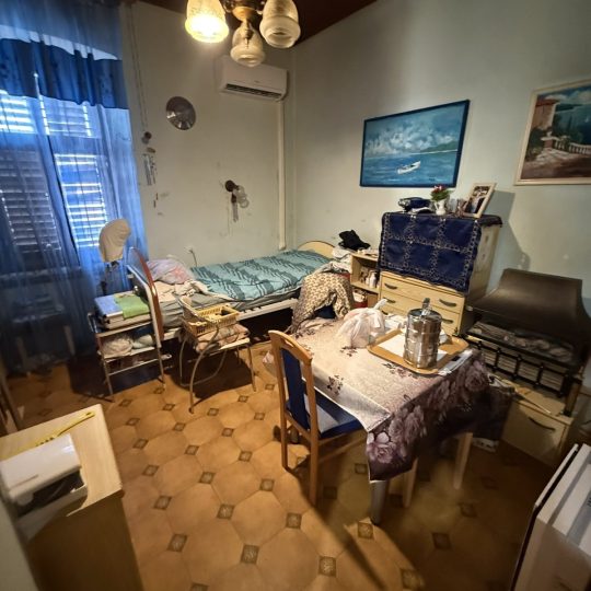 Pula: Povoljan stan u strogom centru Pule, 100 m2