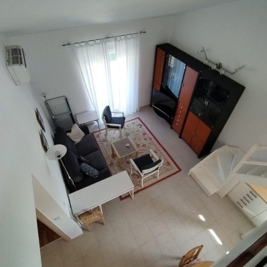 AKTUALNO! Fažana, atraktivan i namješten stan sa garažom!