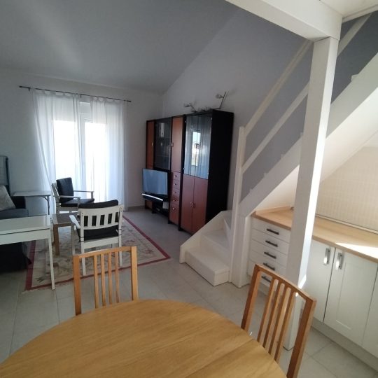 AKTUALNO! Fažana, atraktivan i namješten stan sa garažom!