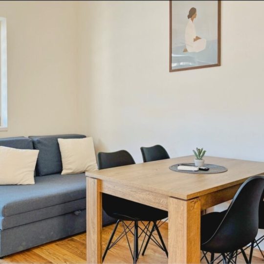 Štinjan: Kuća s 2 apartmana, 90 m2, vrijedna investicija