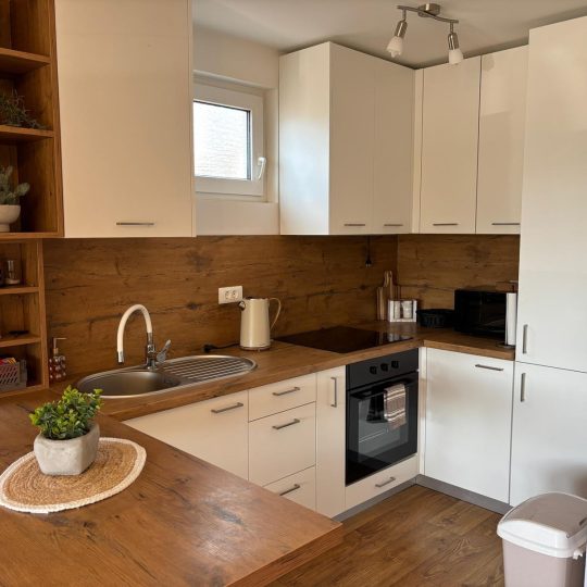 Štinjan: Kuća s 2 apartmana, 90 m2, vrijedna investicija