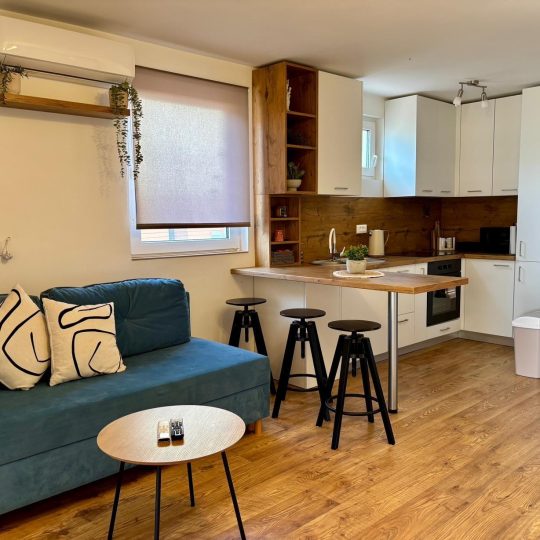 Štinjan: Kuća s 2 apartmana, 90 m2, vrijedna investicija