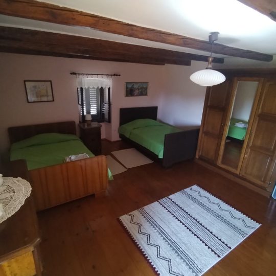 Marčana: Marčana – Kavran, prekrasna uređena starina + noviji dio kuće!