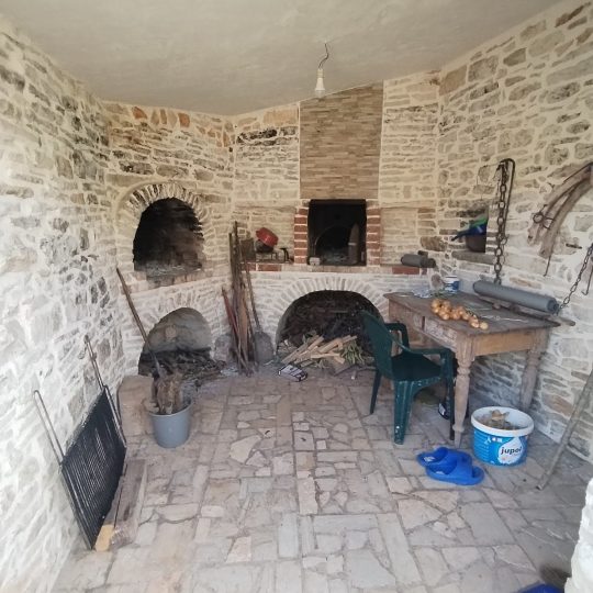 Marčana: Marčana – Kavran, prekrasna uređena starina + noviji dio kuće!