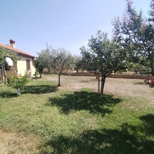 Marčana: Marčana – Kavran, prekrasna uređena starina + noviji dio kuće!