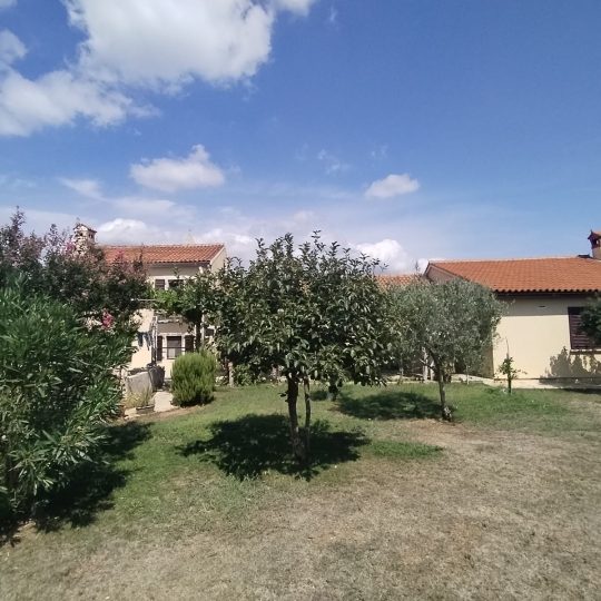 Marčana: Marčana – Kavran, prekrasna uređena starina + noviji dio kuće!