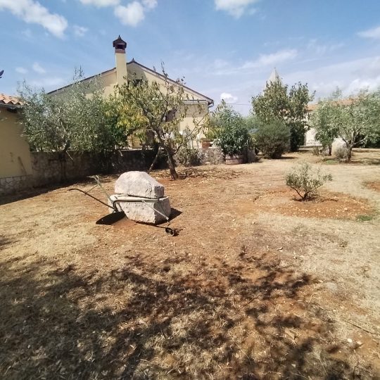 Marčana: Marčana – Kavran, prekrasna uređena starina + noviji dio kuće!
