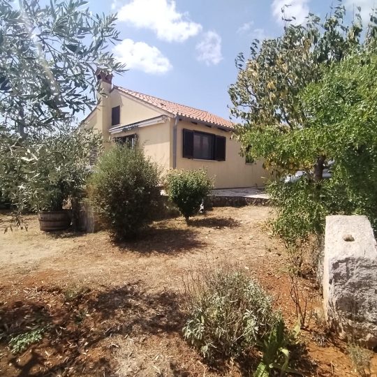 Marčana: Marčana – Kavran, prekrasna uređena starina + noviji dio kuće!