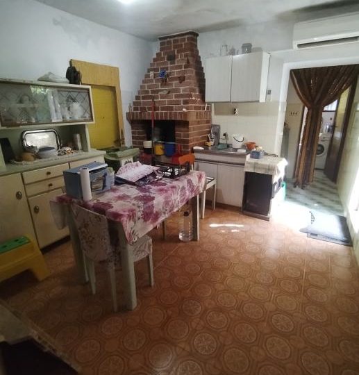 Vodnjan, lijepa kuća za urediti, odlična lokacija!
