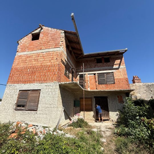 Vodnjan: Građevinska prilika, 200 m2