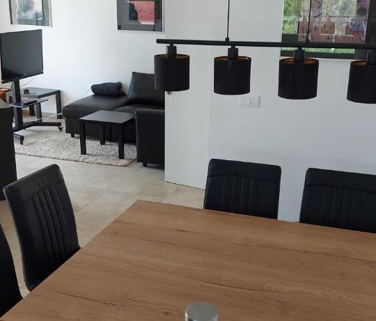 Ližnjan: Moderna vila s pogledom na more, 220 m2