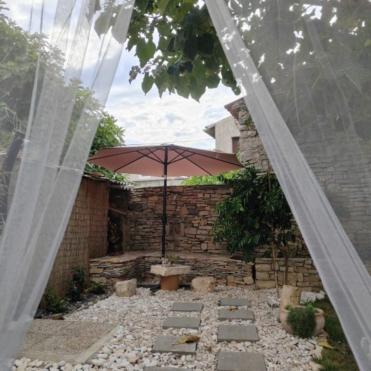 Vodnjan: Prekrasna kamena kuća, 70 m2