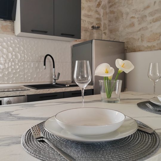 Vodnjan: Prekrasna kamena kuća, 70 m2