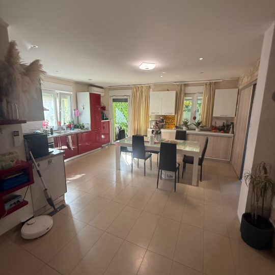 Kuća 180 m2, odlična investicija i dobar projekt!