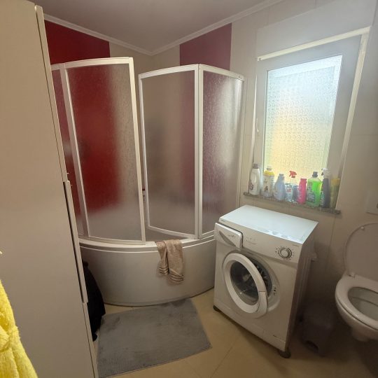 Kuća 180 m2, odlična investicija i dobar projekt!