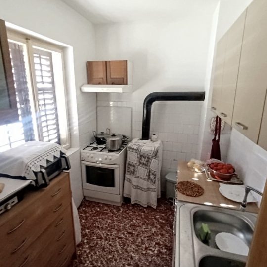 Ližnjan: Kuća okružena prostranom okućnicom 730 m2