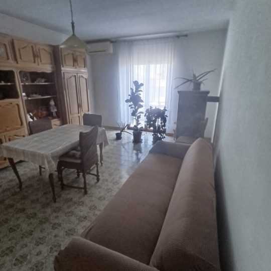 Ližnjan: Kuća okružena prostranom okućnicom 730 m2