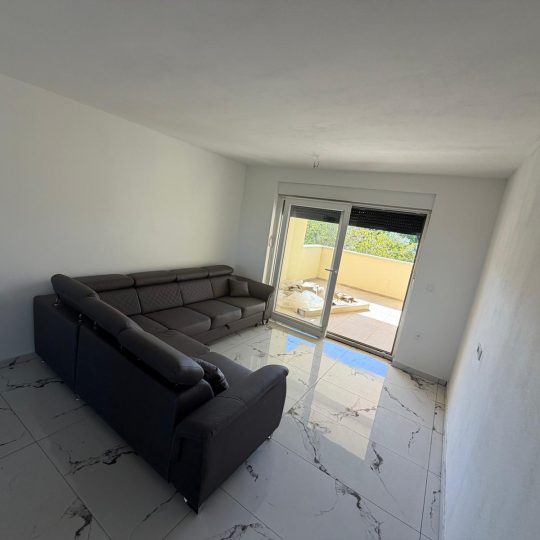 Štinjan:: Atraktivan stan u centru, 116 m2