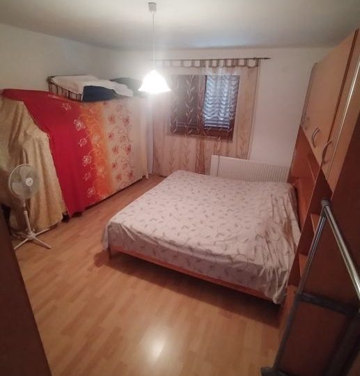 Ližnjan, samostojeća kuća sa 2 stana i lijepom okućnicom!
