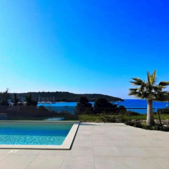 LUKSUZAN STAN S POGLEDOM NA MORE – BANJOLE, 92,21 M²